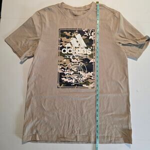 Adidas Camo Logo T Shirt Mens Large Tan Graphic Athletic Streetwear Tee